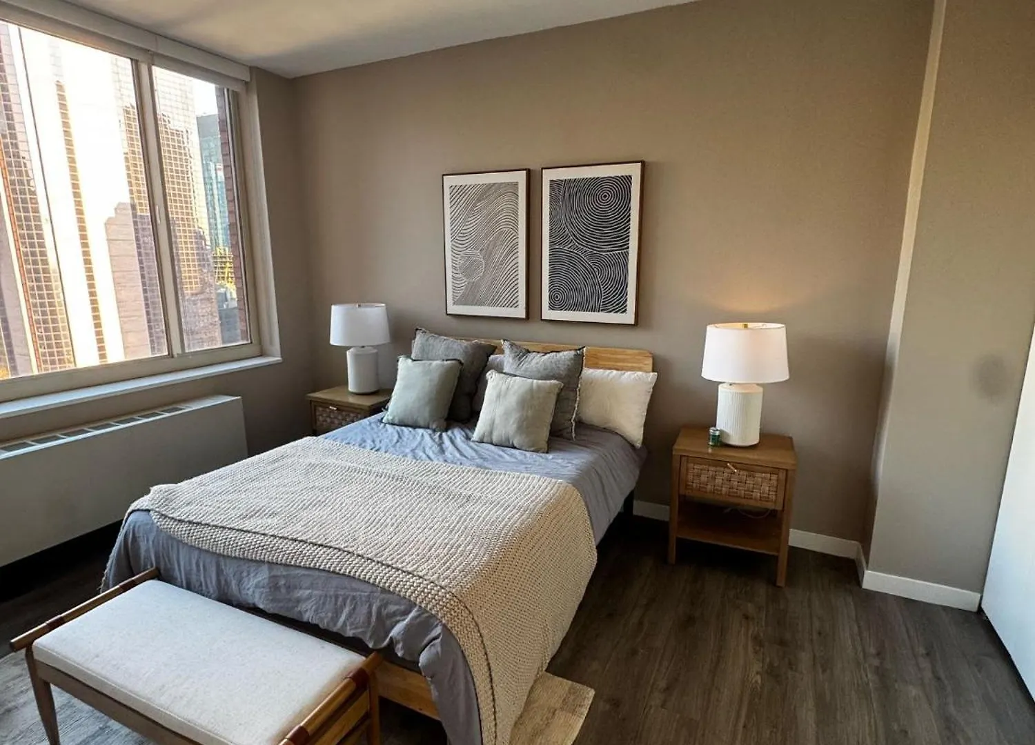 Chic Nyc Stay Steps From Times Square With 2 Bedroom New York Apartment