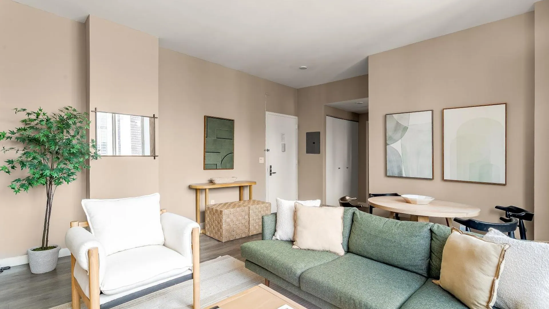 Chic Nyc Stay Steps From Times Square With 2 Bedroom New York