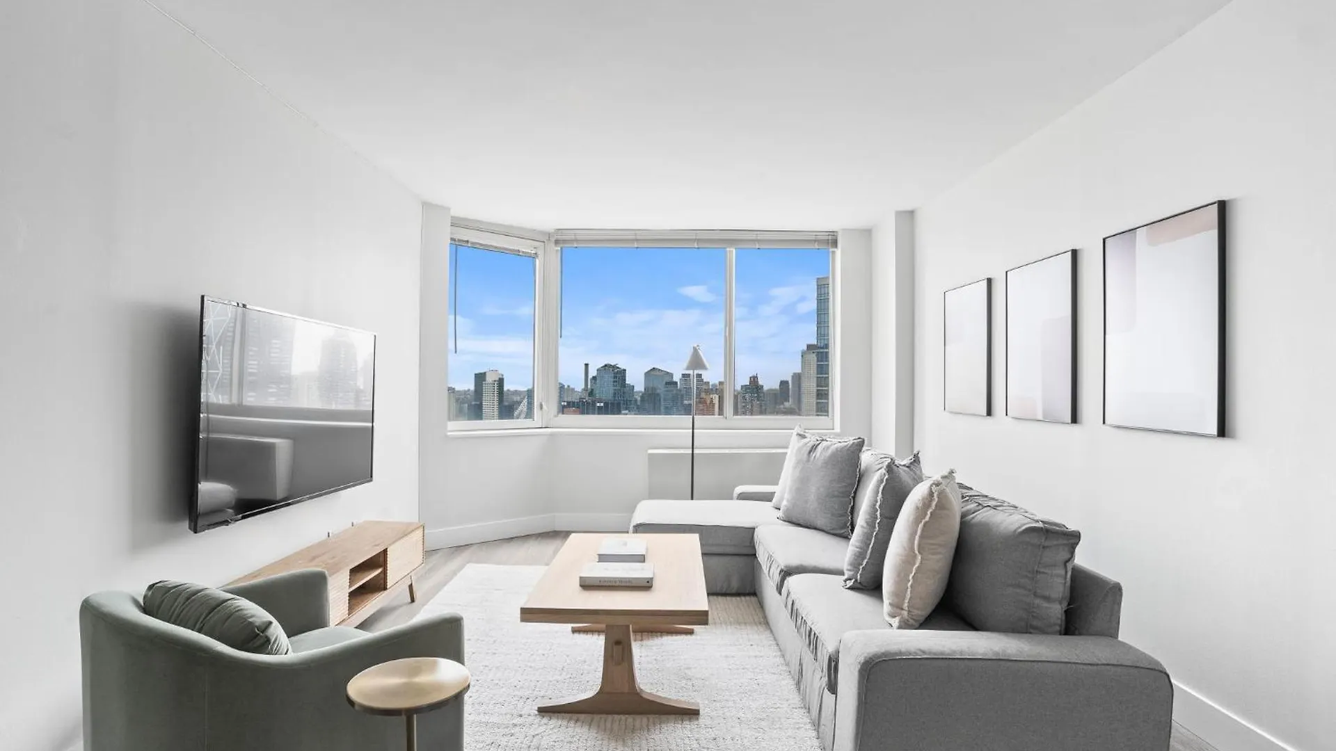 Chic Nyc Stay Steps From Times Square With 2 Bedroom ニューヨーク 米国
