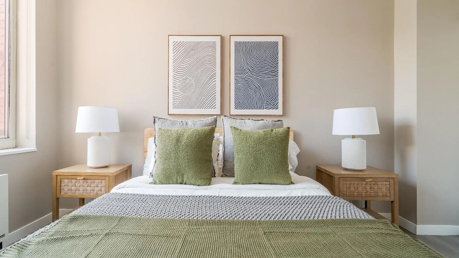 Chic Nyc Stay Steps From Times Square With 2 Bedroom ニューヨーク