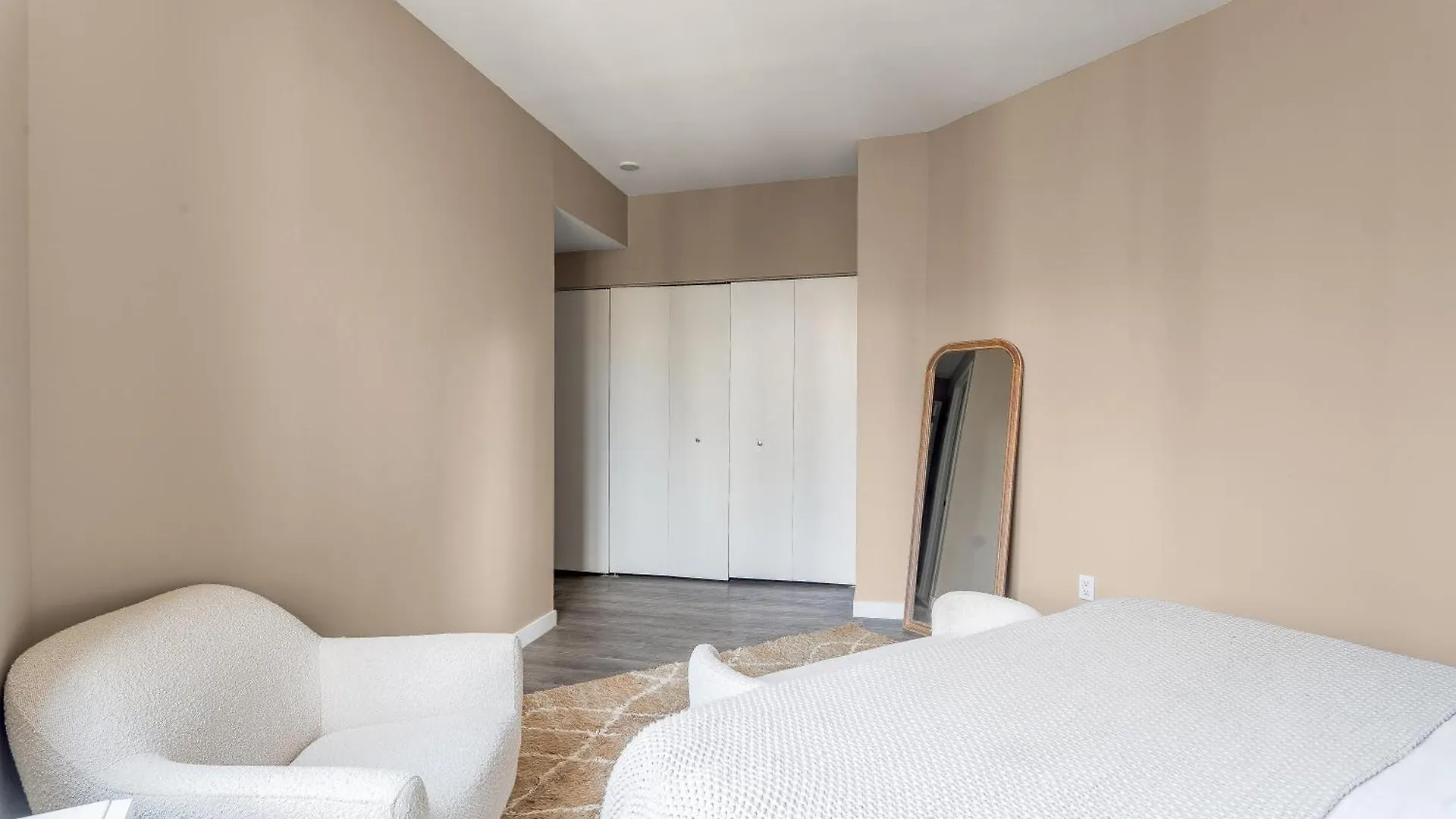 Chic Nyc Stay Steps From Times Square With 2 Bedroom ニューヨーク アパート